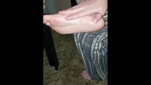 Lotion feet first vid