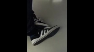 Shoeplay Video 002: Adidas Shoeplay Auf der Arbeit