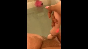 Playing with my pussy in the bath