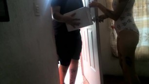 deliveryman wanting to fuck. I stop his cock in seconds