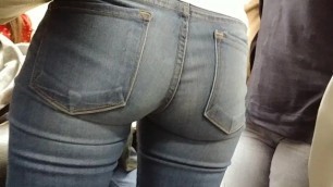 Candid Ass in Tight Jeans on the Subway