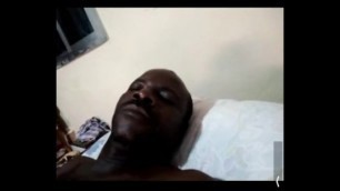 masturbation de son pénis karamoko elmo soumah depuis la Guinée