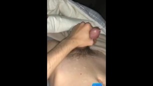 young teen wanking, fingering and cumming in bed