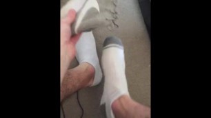 Straight Guy with SMELLY gym feet!!