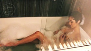 robin mae sensual bubble bath