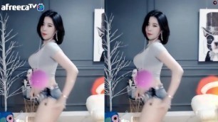 BJ Li Jia (BJ이지아♡) - Hyuna freaky dance