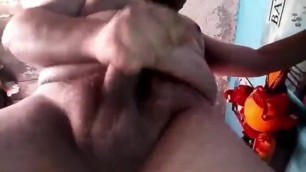 playing whith my toy and cumming