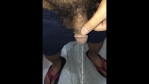 desi hairy cock pissing