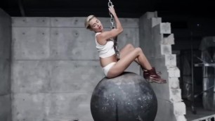 Wrecking Ball PMV, @ 2 min it goes with classes 281 & 169 @ my playlists
