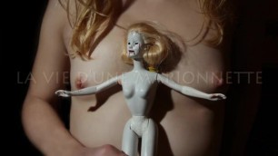 La vie d'une marionnette. Non-Commercial video, this video is an art piece.