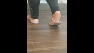 Latina plump soles show in the bank
