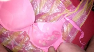 cum pink bra