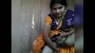 Indian mom get horny on camera