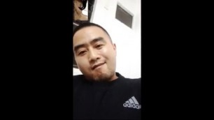 Chinese Hunk muscle jerk off big dick penis cumshot