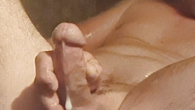 Madaussiehere Dildo play in the shower