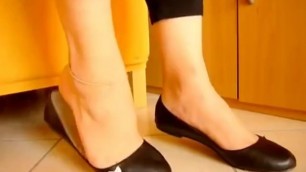 Barefoot Shoeplay in Black Ballet Flats